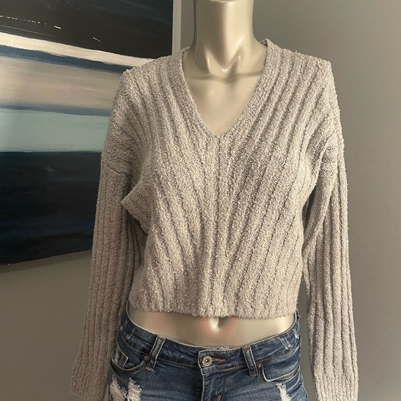 Pink Rose Sweaters - Cozy Gray V-Neck Sweater Sz. Small